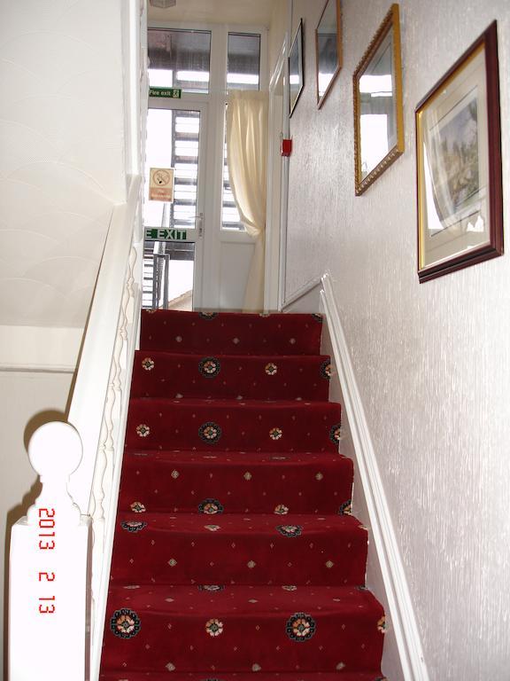 Beachmount Holiday Apartments Rhos-on-Sea Exterior photo